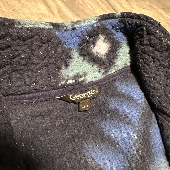 Women’s Fluffy Fleece Pattern Quarter Zip Pullover size Large - Picture 3 of 4